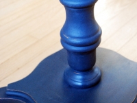 Pedestal table in Graphite